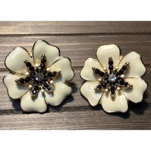 Creamy Flower Earrings Vintage Enamel Rhinestone Gold Tone Pierced Post Estate